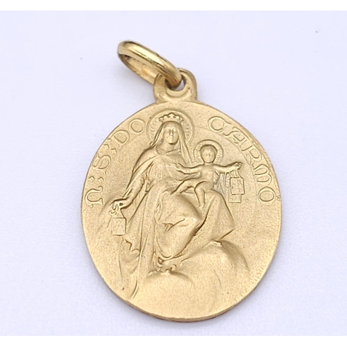 575 - 18k yellow gold double sided religious medallion (2.2cm x 1.8cm) weight 6g