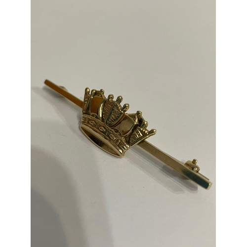 644 - 9 carat GOLD NAVAL CROWN SWEETHEART BROOCH. Full UK hallmark to crown for Deakin and Francis of  Bir... 