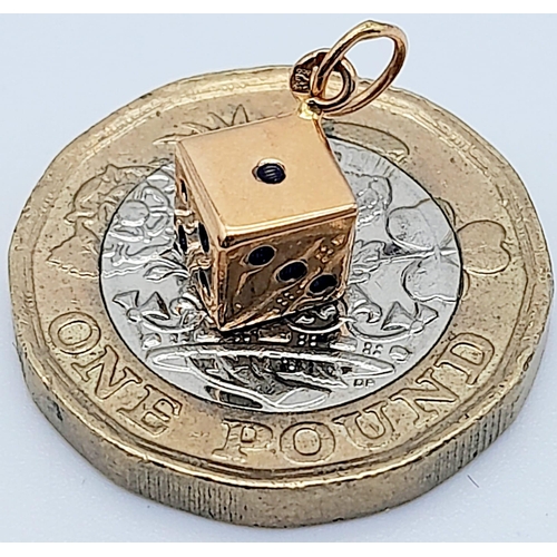 993 - 18k yellow gold dice charm/pendant, 0.6g