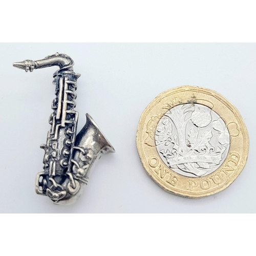 1163 - A Vintage Sterling Silver, High Quality Detail, Saxophone Bar Brooch. 3.3cm Length. 5.59 Grams