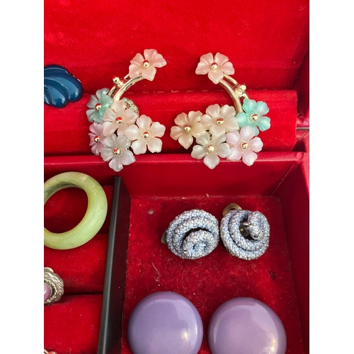 125 - Vintage Jewellery box with large Collection of Vintage CLIP-ON EARRINGS (1950’s/60’s on). To include... 