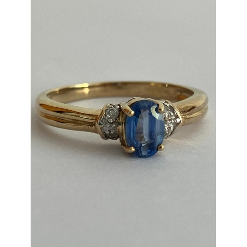 14 - Beautiful KYANITE and DIAMOND RING set in Fully hallmarked 9 carat GOLD. Complete with ring box. 2.3... 