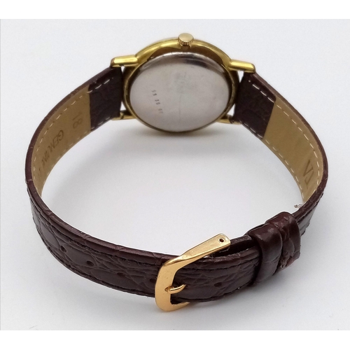 1586 - A Vintage Rotary Mechanical Gents Watch. Brown leather strap. Gilded stainless steel case - 32mm. Wh... 