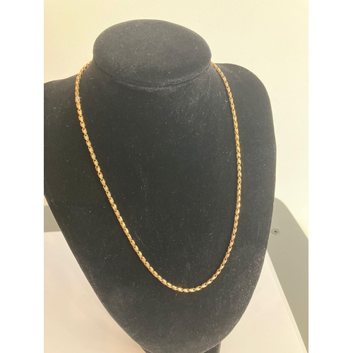 28 - Antique 9 carat GOLD NECKLACE. Classic design with Barrel clasp.  5.8 grams. 45 cm.