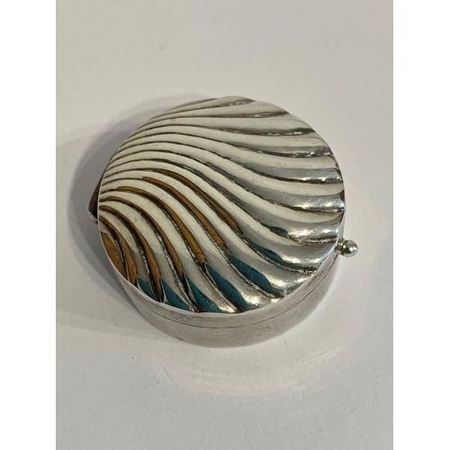 728 - Vintage SILVER PILL BOX with Shell Design to lid. Full Hallmark to base. Excellent condition.