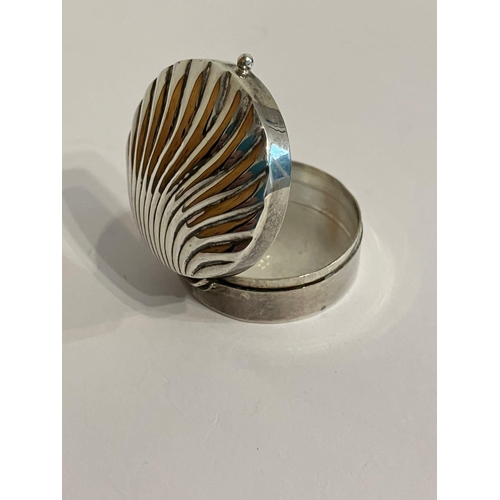 728 - Vintage SILVER PILL BOX with Shell Design to lid. Full Hallmark to base. Excellent condition.