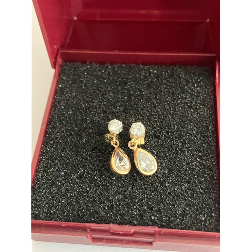 735 - 3 x Pairs of 9 carat GOLD EARRINGS. To include gem set. 2.4 grams.