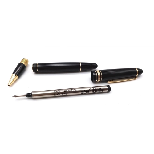 629 - A MONTBLANC 2 PEN SET IN QUALITY LEATHER CASE . THE FAMOUS MEISTERSTUCK DESIGN , A REALLY BEAUTIFUL ... 