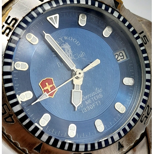 1530 - A Hollywood Polo Club Automatic Gents Watch. Stainless steel bracelet and case - 38mm. Blue dial wit... 