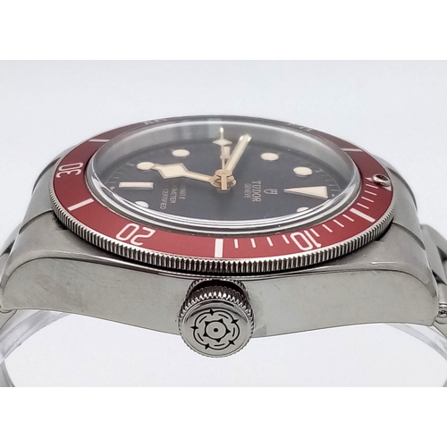 611 - A Classic Tudor Black Bay Automatic Gents Watch. Stainless steel bracelet and case - 41mm. Black dia... 