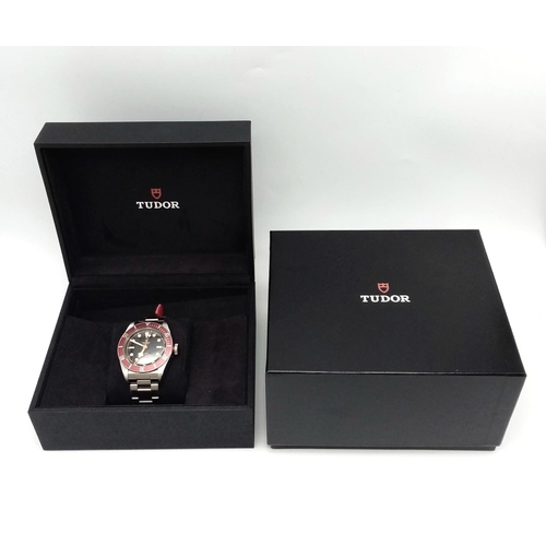 611 - A Classic Tudor Black Bay Automatic Gents Watch. Stainless steel bracelet and case - 41mm. Black dia... 