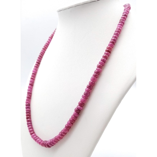 1337 - A vibrant 170ctw Cabochon Ruby Gemstone Necklace with a 925 Silver Clasp. With a total weight of 33.... 