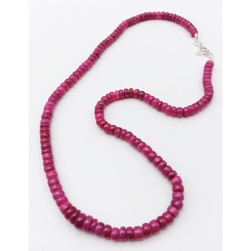 1337 - A vibrant 170ctw Cabochon Ruby Gemstone Necklace with a 925 Silver Clasp. With a total weight of 33.... 