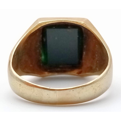 1575 - A Wonderful Vintage 9K Yellow Gold Bloodstone Signet Ring.
Size T. 5.94g total weight.