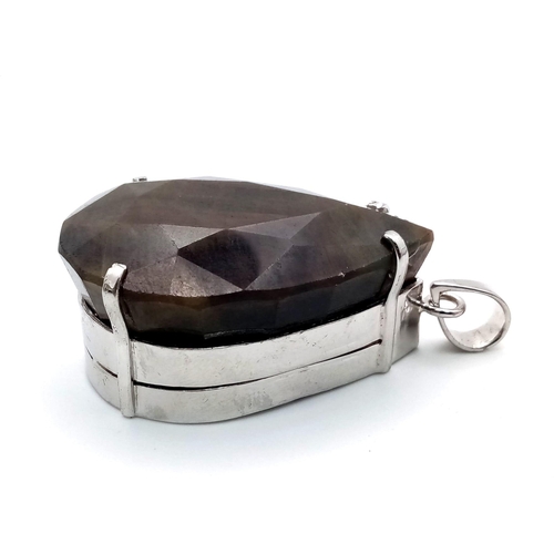 2894 - A Large 120ct Agate and 925 Sterling Silver Pendant. 6cm. 87g total weight. Comes with a presentatio... 