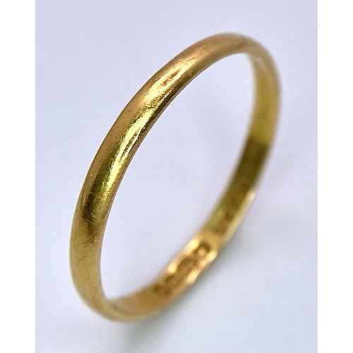 2895 - A 22K Yellow Gold Vintage Band Ring. 1.52g weight.