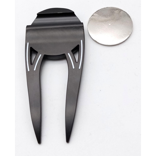 2432 - A BMW Branded Golf Putting Green Divot Repair Tool with Removable Ball Marker. 8cm. As new.
