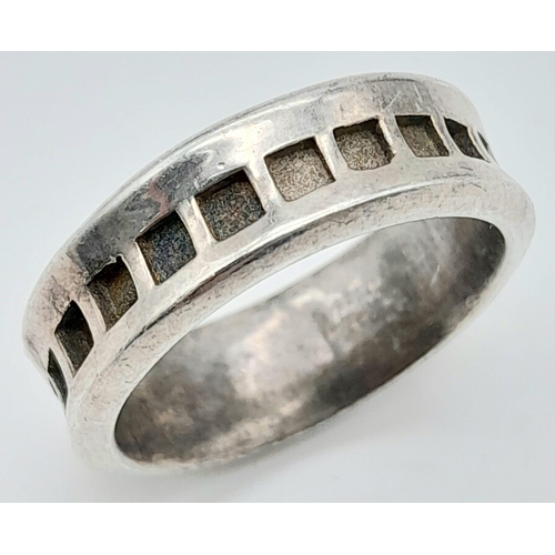 308 - Sterling Silver Fancy Band Ring.
Size: R
Weight: 8.3g

A/S 8004