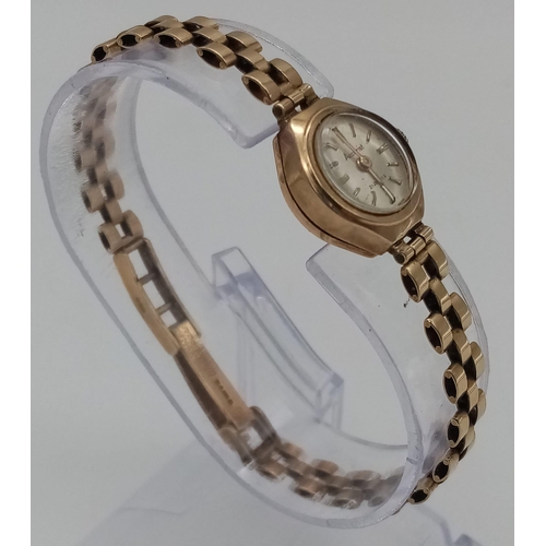 1128 - A Vintage Accurist 9K Gold Ladies Watch. 9k gold bracelet and case - 16mm. 11.55g. Not currently wor... 