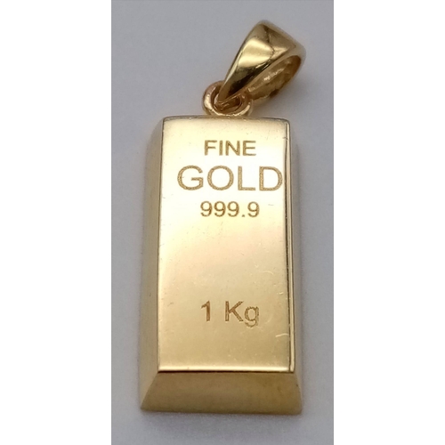 268 - 9k yellow gold ingot bar pendant.
2cm, 1.7g

SH7429H