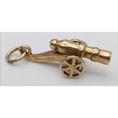 272 - A 9K YELLOW GOLD GUNNER CHARM ARSENAL THEMED. TOTAL WEIGHT 1.3G