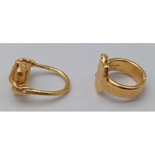 366 - TWO STERLING SILVER, WITH GOLD VERMEIL FINISH RINGS.
SIZE: J (BOTH)
TOTAL WEIGHT: 16.7G

SC 8056