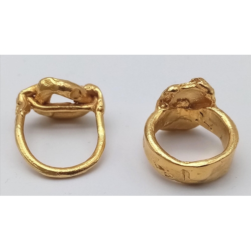 366 - TWO STERLING SILVER, WITH GOLD VERMEIL FINISH RINGS.
SIZE: J (BOTH)
TOTAL WEIGHT: 16.7G

SC 8056