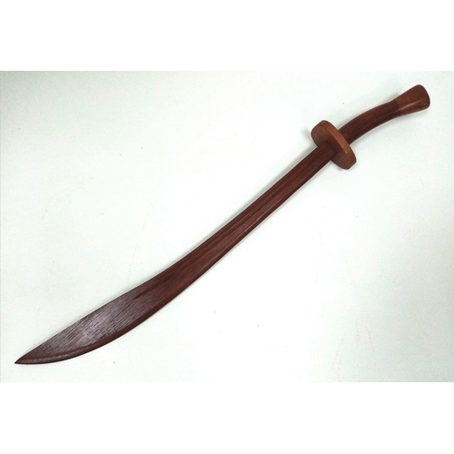 516 - Beautifully hand crafted hardwood sword, designed to look and feel like a real sword. Measures 83cm ... 