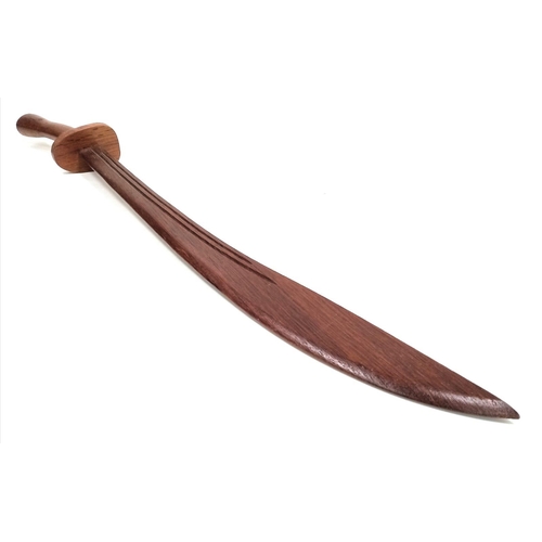 516 - Beautifully hand crafted hardwood sword, designed to look and feel like a real sword. Measures 83cm ... 