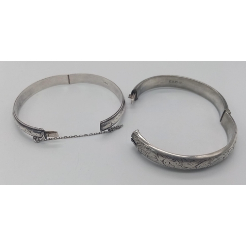 237 - 2X vintage sterling silver click-on bangles with flower motif. One of them come with full Chester ha... 