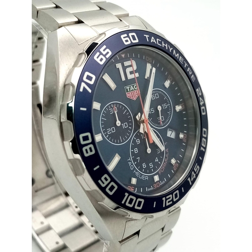 375 - A Tag Heuer Formula 1 Chronograph Gents Watch. Stainless steel bracelet and case - 42mm. Blue dial w... 