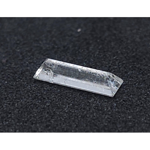 610 - A SINGLE 0.36CT DIAMOND BAGUETTE STONE. 200H