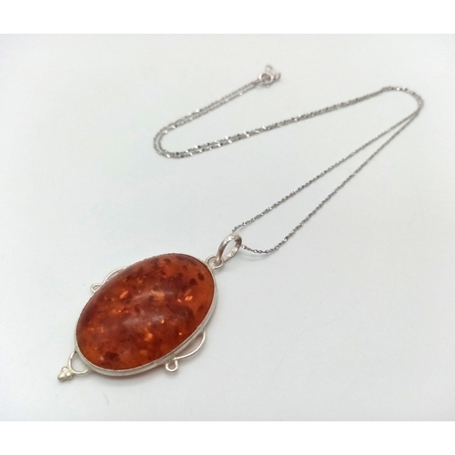 1106 - A Vintage Sterling Amber Cabochon Pendant Necklace. 45cm Length Sterling Silver Flat Link Twist Chai... 