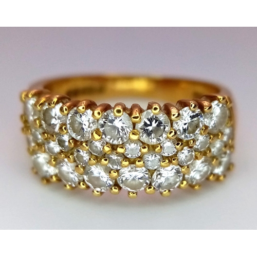 29 - A Stunning 18K Yellow Gold and 2ct Diamond Pave Ring. 28 high-grade round-cut white diamond gemstone... 