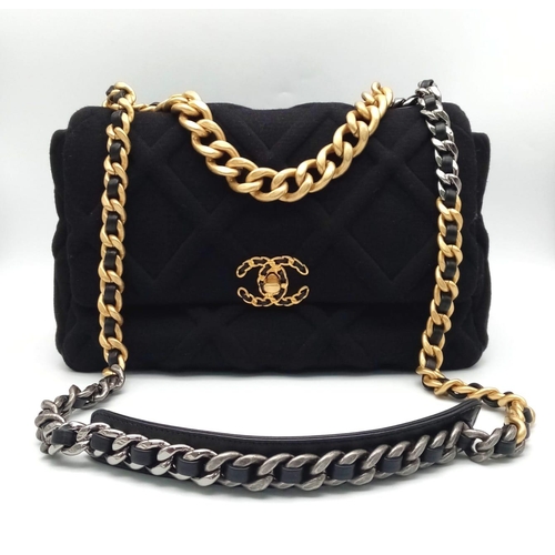 A Chanel 19 Velvet Flap Hand Shoulder Bag. Quilted velvet exterior