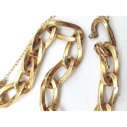 225 - A Vintage Chunky 9K Yellow Gold Curb Link Bracelet. 19cm. 25.45g weight.