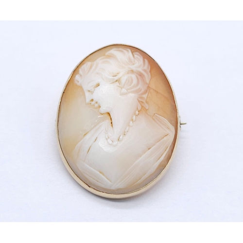 483 - A Vintage 9K Yellow Gold Cameo Brooch. 3cm. 5.46g total weight.