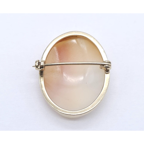 483 - A Vintage 9K Yellow Gold Cameo Brooch. 3cm. 5.46g total weight.