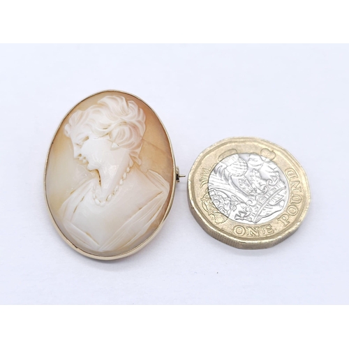 483 - A Vintage 9K Yellow Gold Cameo Brooch. 3cm. 5.46g total weight.