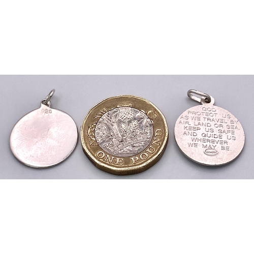 471 - TWO STERLING SILVER, ST CHRISTOPHER PENDANTS.
SIZE: 2.5CM 
WEIGHT: 5.4G

5226/5257