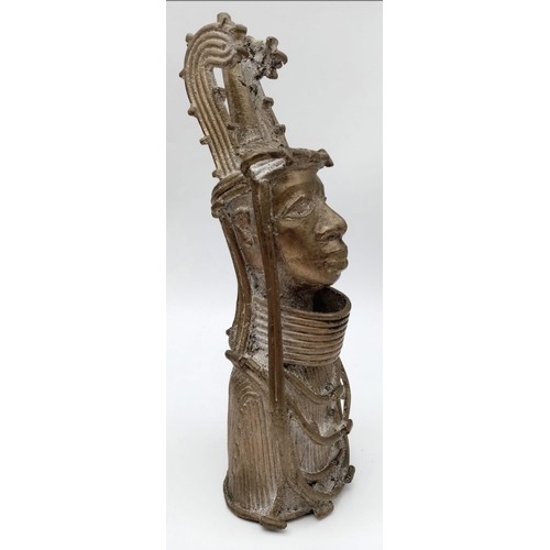 646 - A Mid 20th Century African Benin (probably King figure) Bronze Bust. 27cm tall. 1.6 kilo weight.