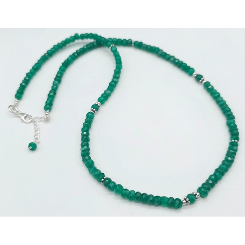 735B - A delightful, single strand Emerald Beaded Necklace, with a 925 Silver clasp. With 80cts of Emerald,... 