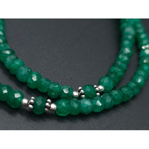 735B - A delightful, single strand Emerald Beaded Necklace, with a 925 Silver clasp. With 80cts of Emerald,... 