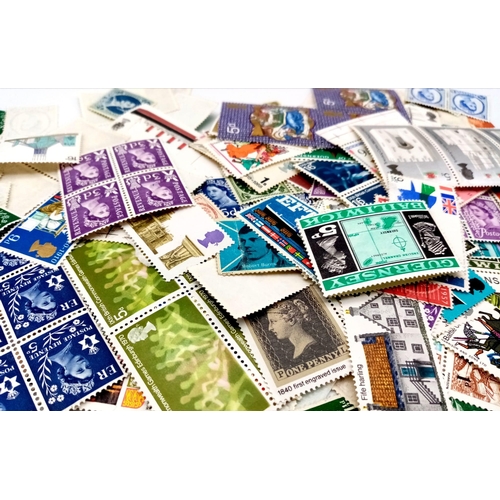 945 - An immense stamp collection. 
A very well looked after collection of so many stamps, in excess of 20... 