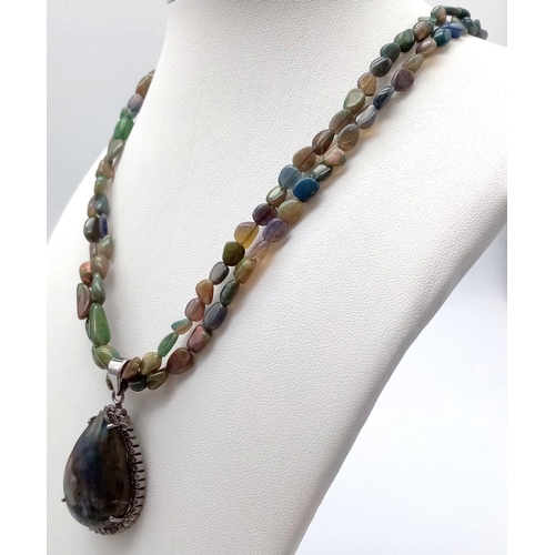 684B - An Irregular Shaped Opal Beaded Necklace with a Rose cut Diamond and Opal Clasp - With a 29ct Labrad... 