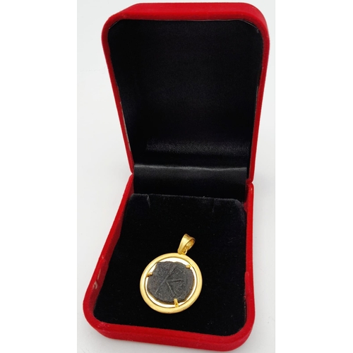 764B - A 925 gilded silver Ancient Roman Coin Pendant. Total weight 9g. Come with a presentation box.