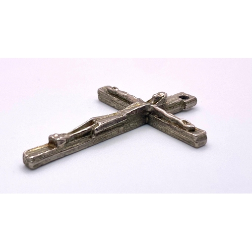 940B - 2X silver PENDANTS, Jesus on cross (4X3 cm) & Maria mother, Total weight 8.17G.