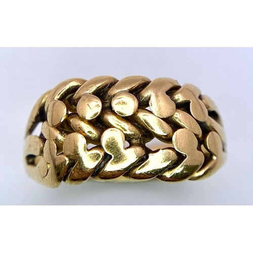 409 - A Vintage 18K Yellow Gold Keeper Ring. Size L. 5.1g weight.