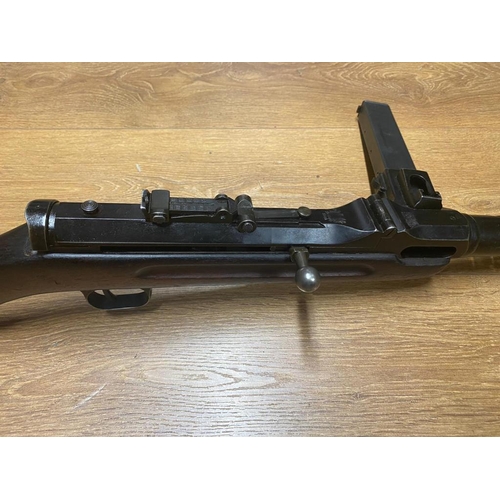 671B - A Deactivated Rare WW2 Old Specification MP34 Sub Machine Gun. 9mm calibre. Dated 1942 with ablecto ... 