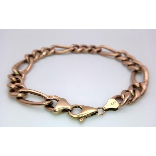 237 - A 9K yellow gold Figaro bracelet, 9.7g, 22.4cm long.

ref: SH1291I